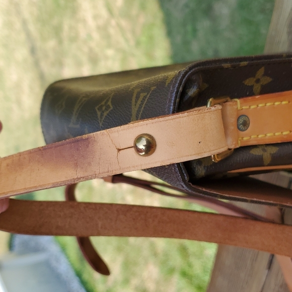 💥💥SOLD💥💥Louis Viutton CARTOUCHIERE - Picture 11 of 17